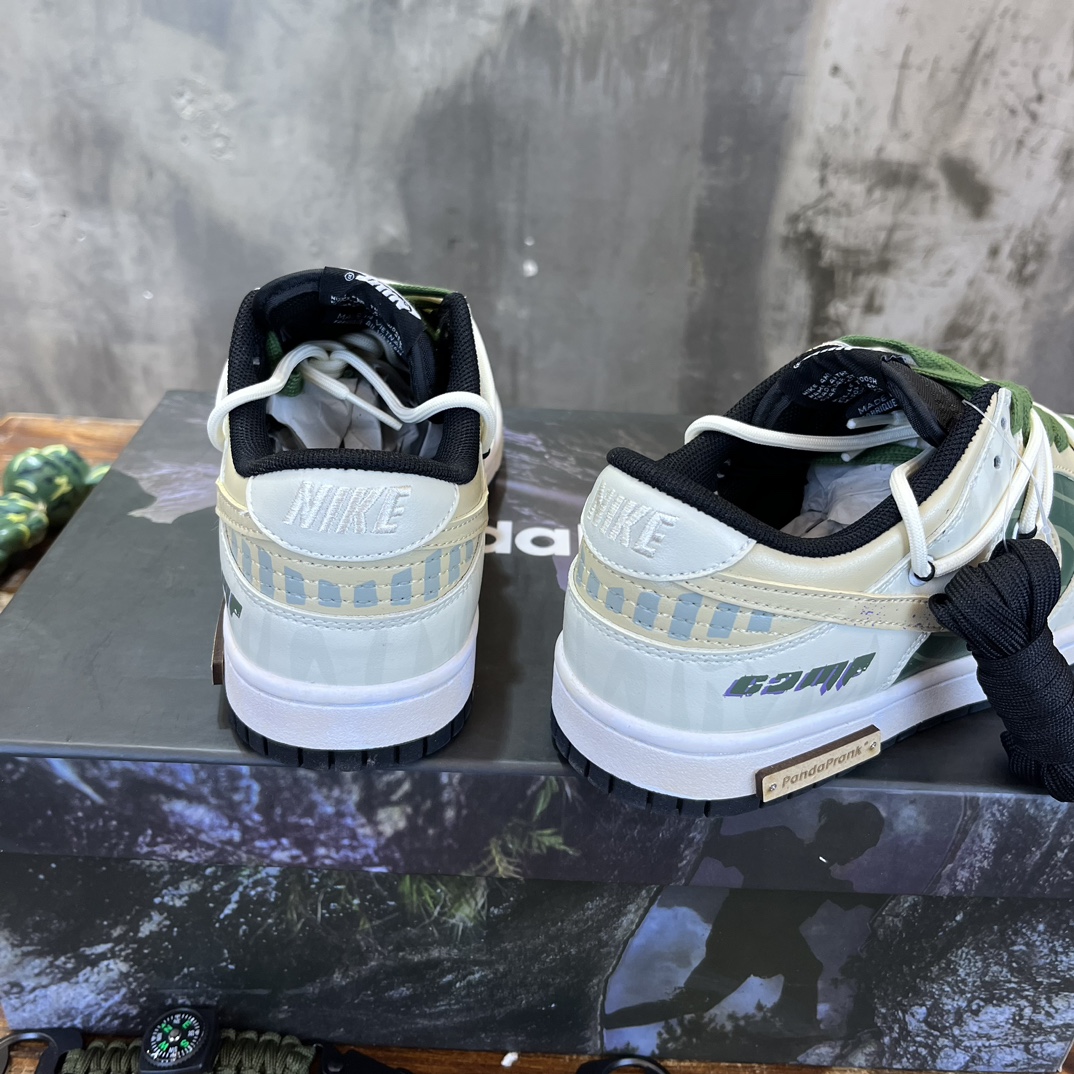 Nike SB Dunk Low