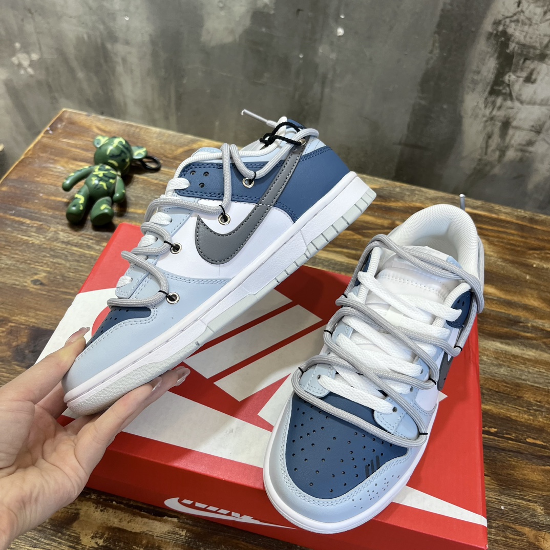 Nike SB Dunk Low