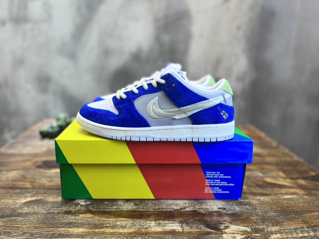 Nike SB Dunk Low