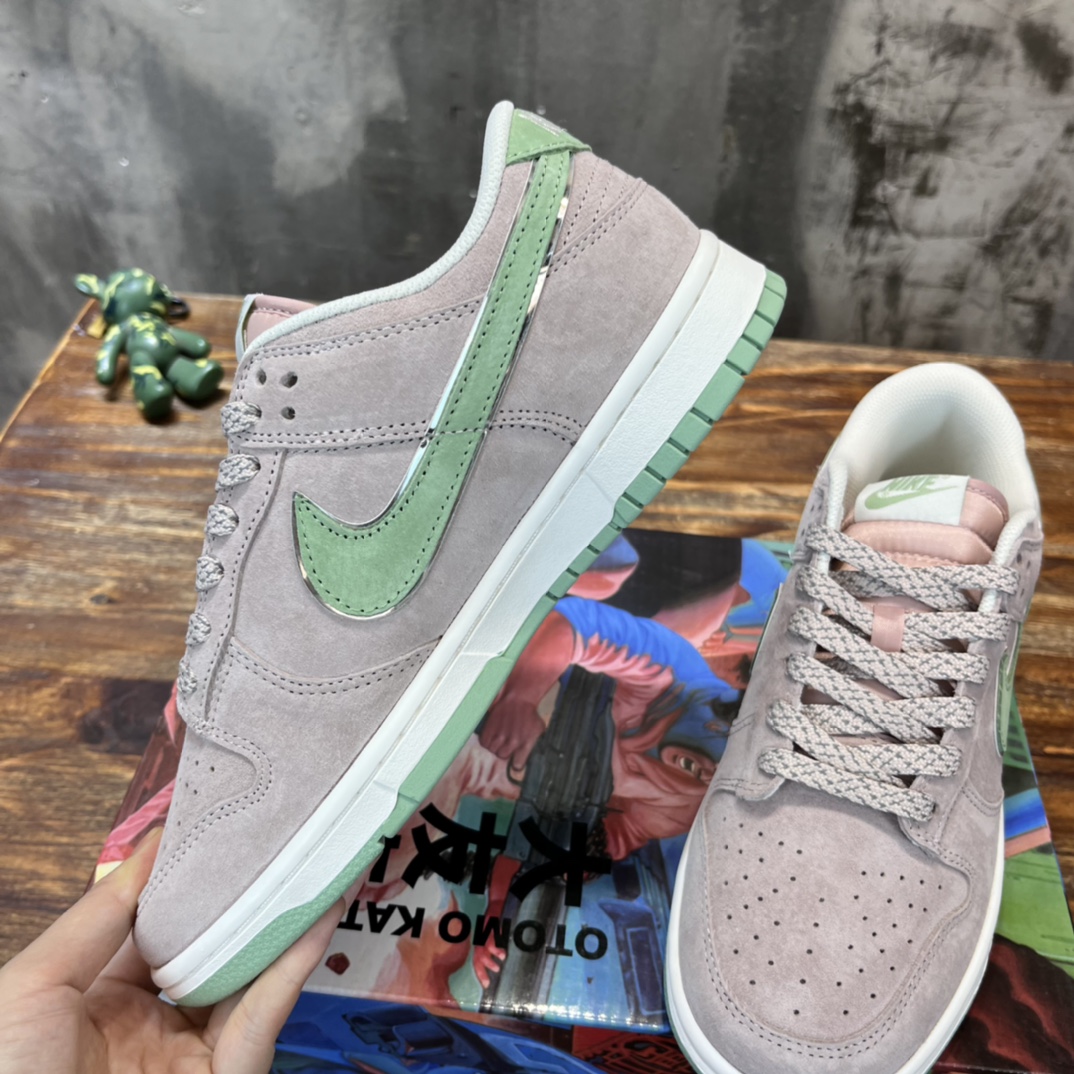 Nike SB Dunk Low