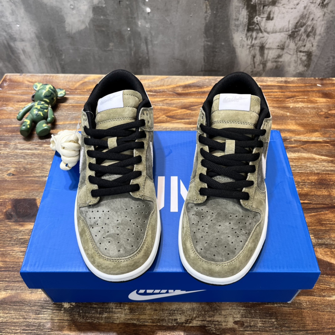 Nike SB Dunk Low