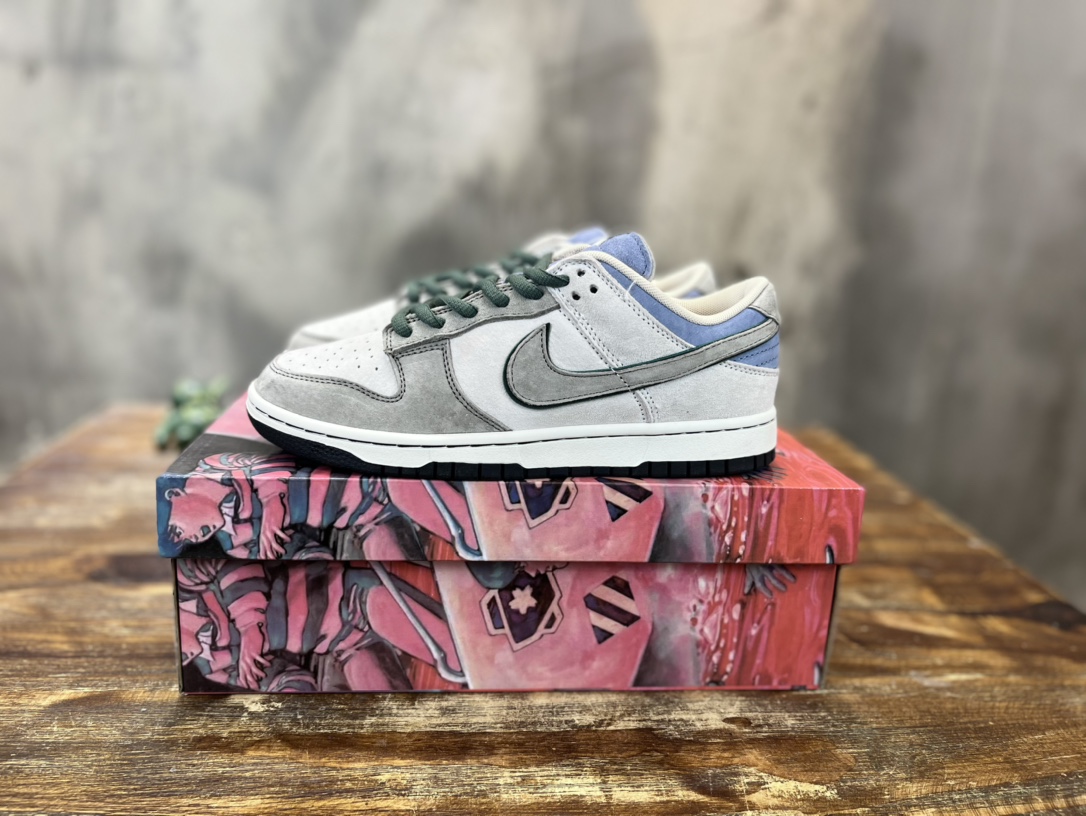 Nike SB Dunk Low