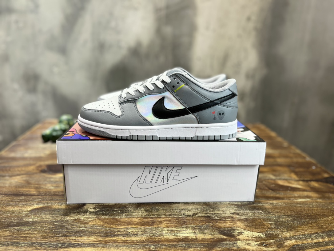 Nike SB Dunk Low