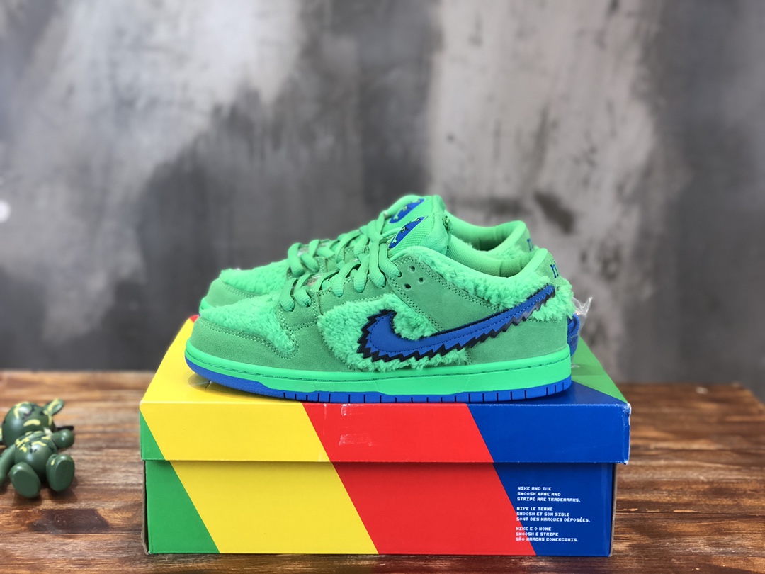 Nike SB Dunk Low