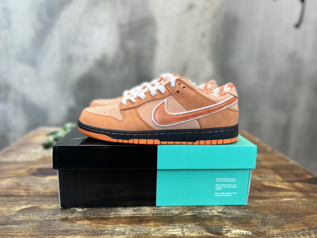 Nike SB Dunk Low