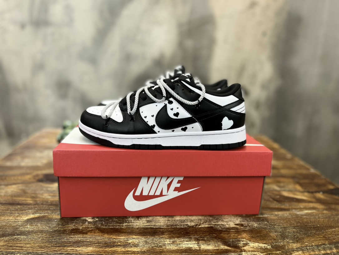 Nike SB Dunk Low