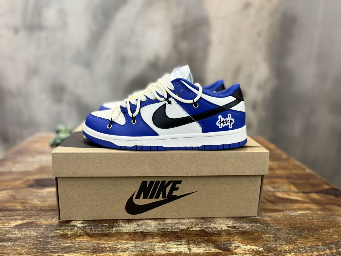Nike SB Dunk Low