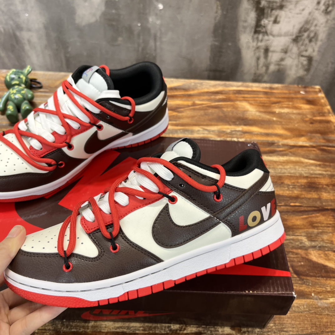 Nike SB Dunk Low