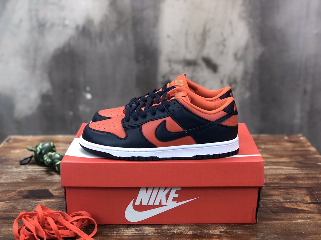 Nike SB Dunk Low