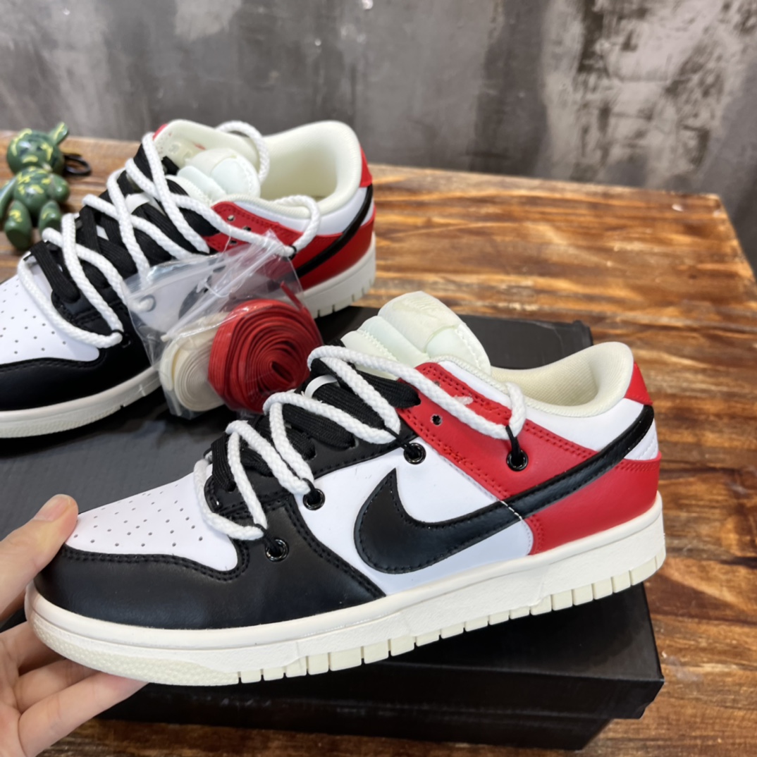 Nike SB Dunk Low