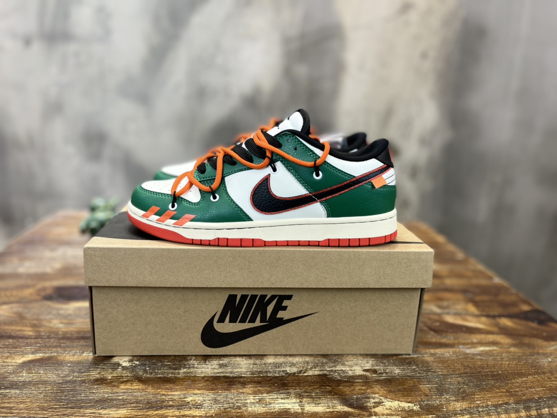 Nike SB Dunk Low