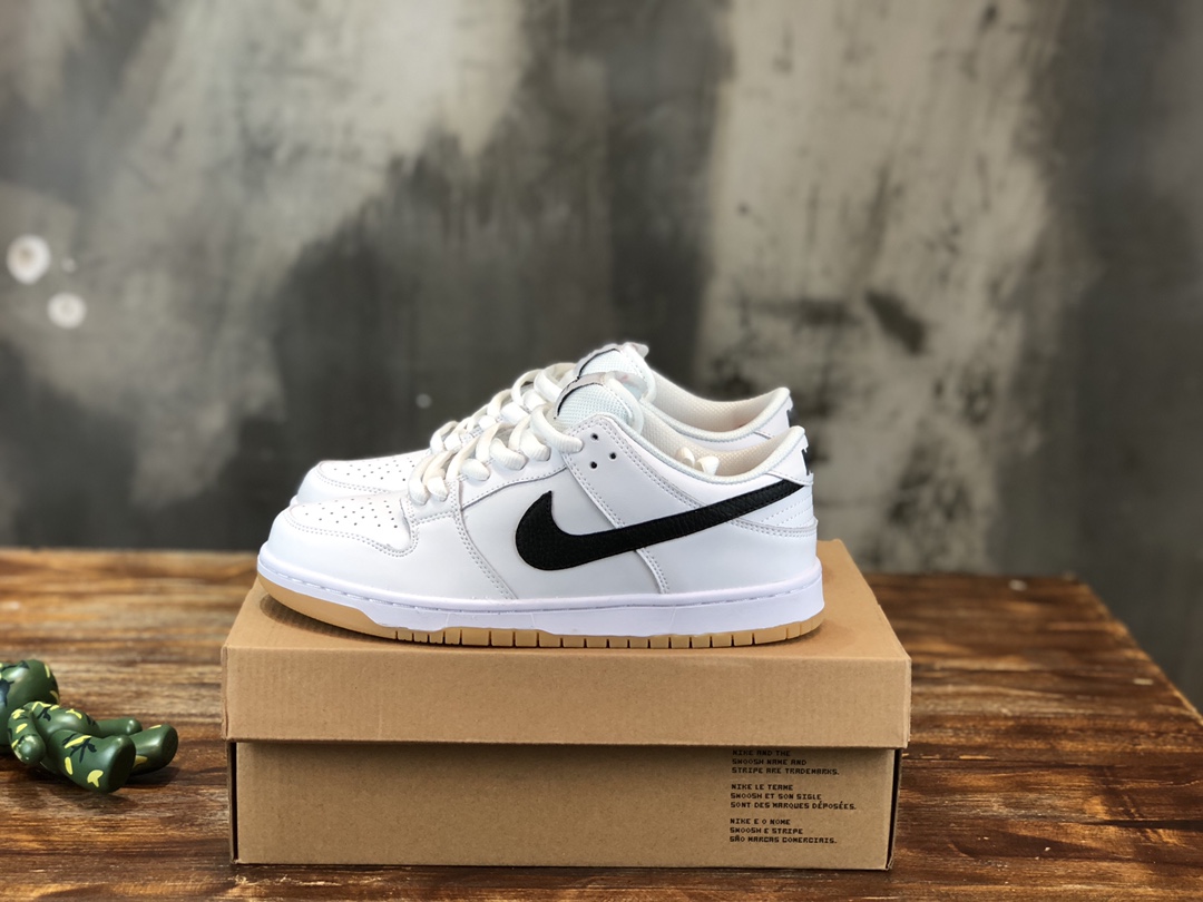Nike SB Dunk Low