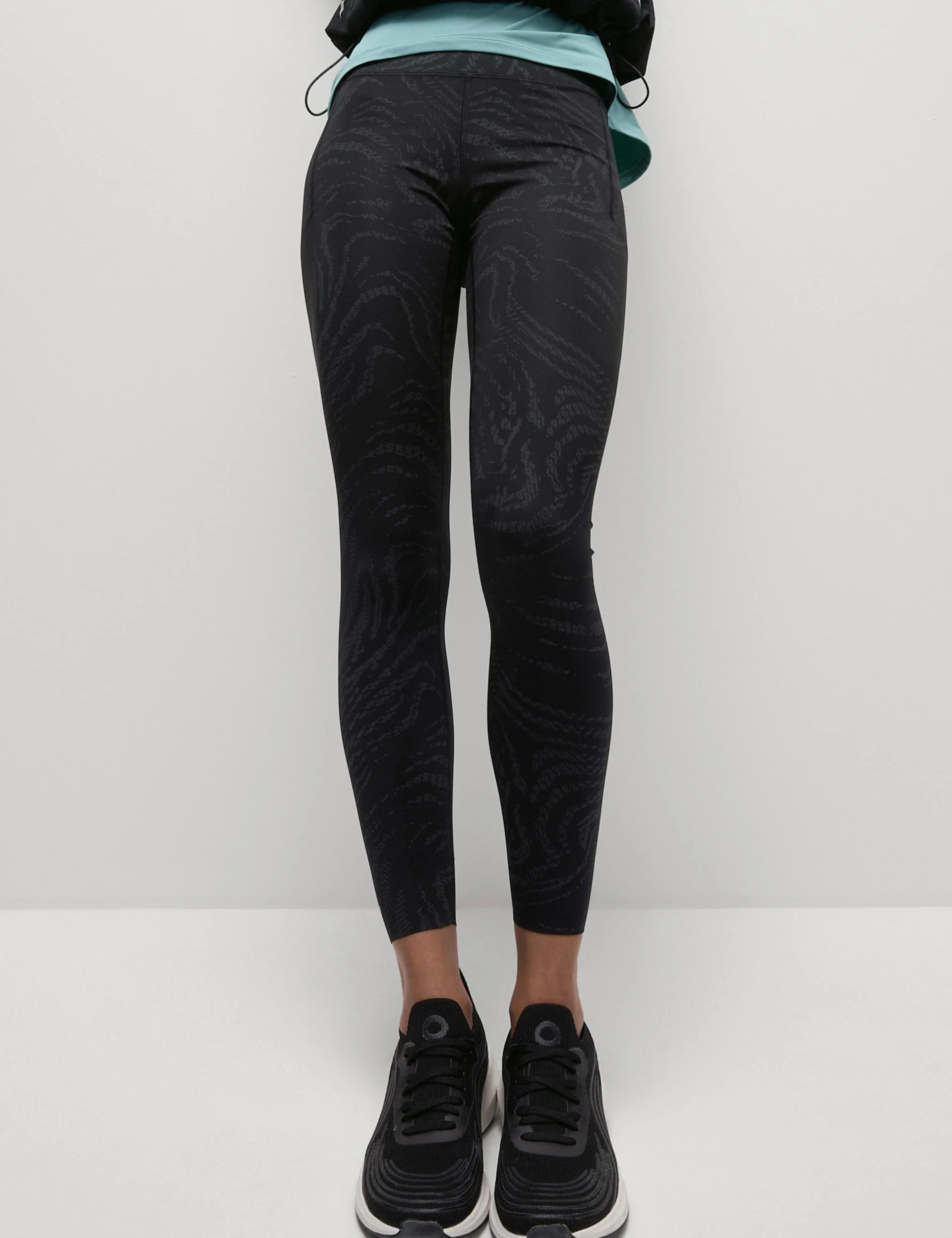 Go Move Reflective Gym Leggings - Black/Silver