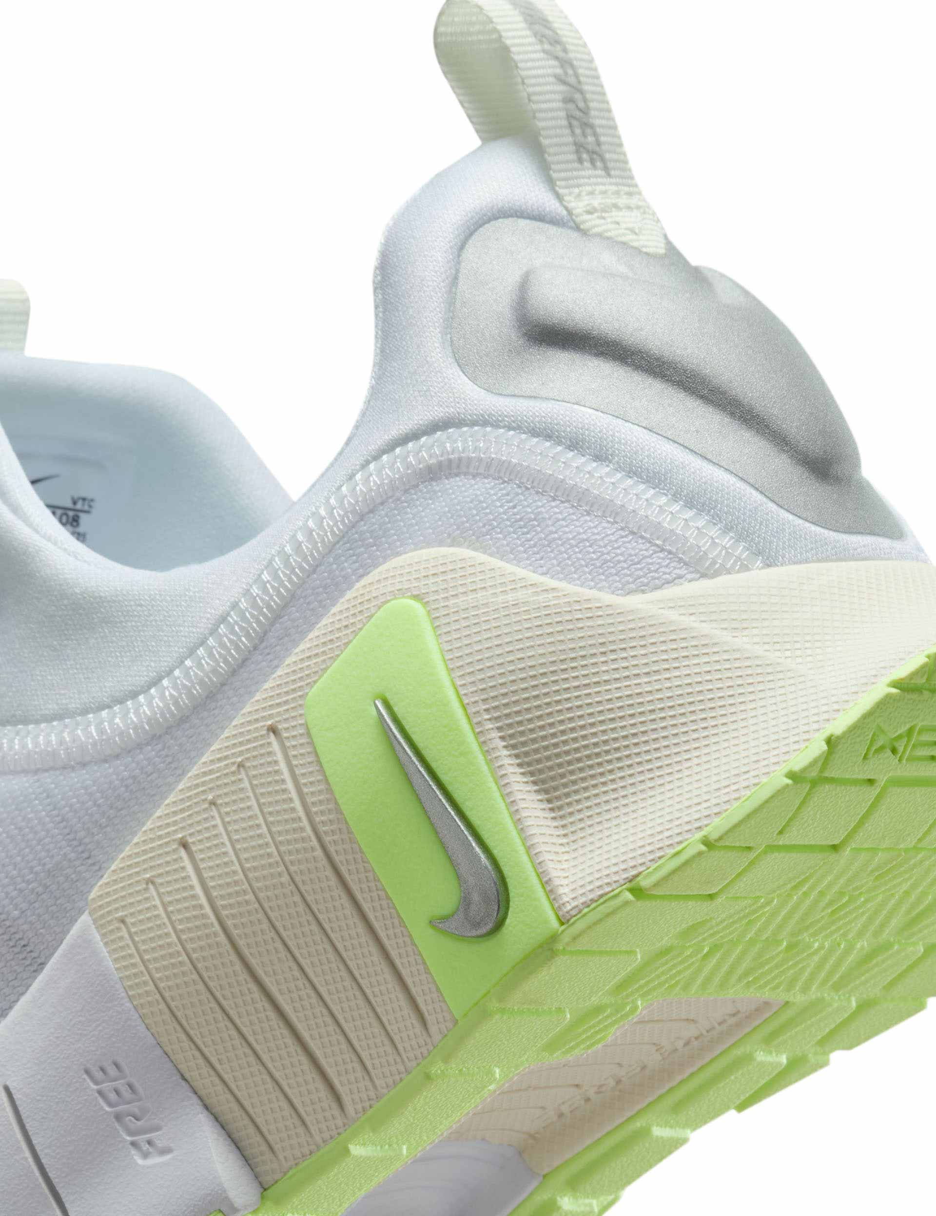 Free Metcon 6 Shoes - White/Metallic Silver/Barely Volt/Sail