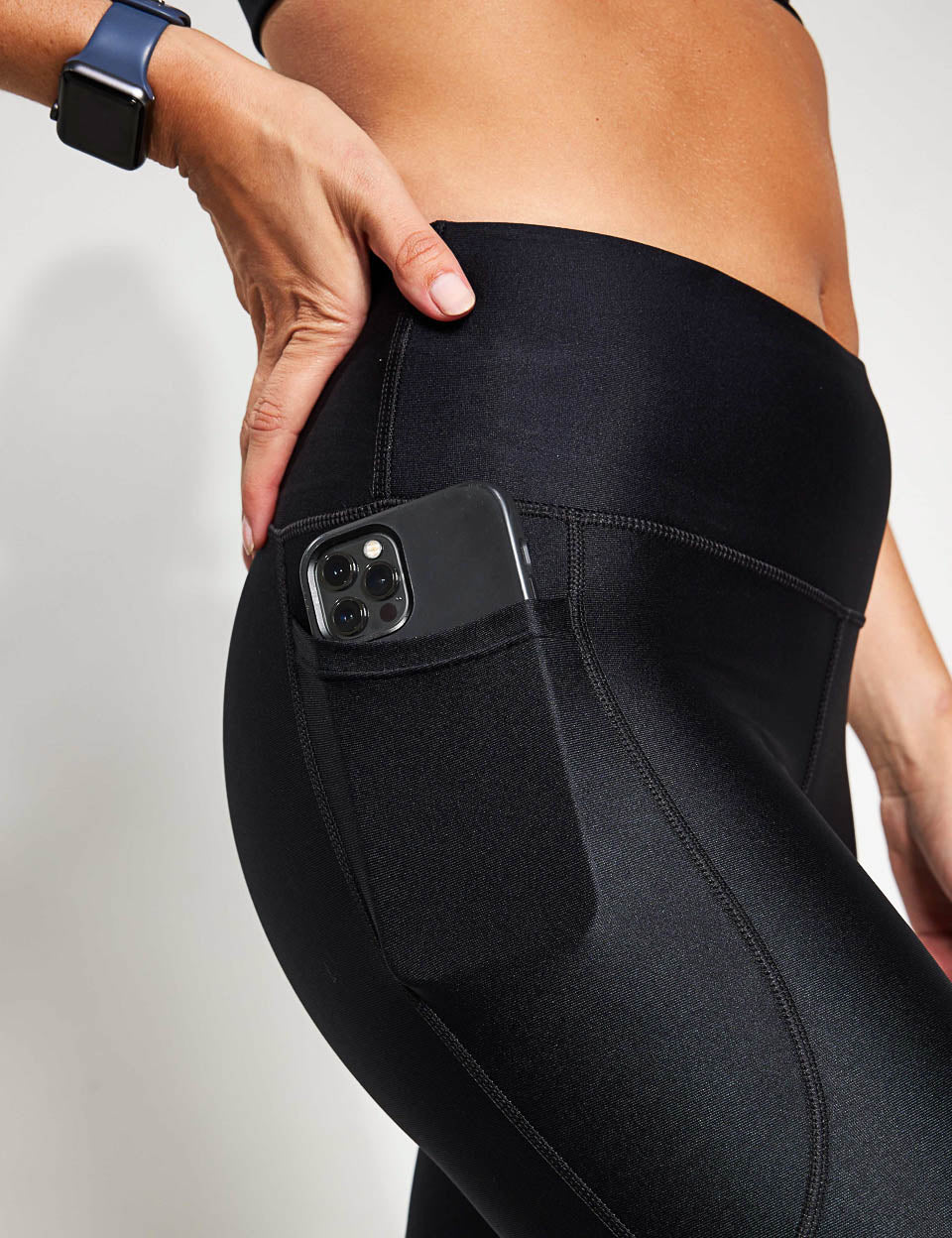 HeatGear Armour No-Slip Waistband Capris - Black/White