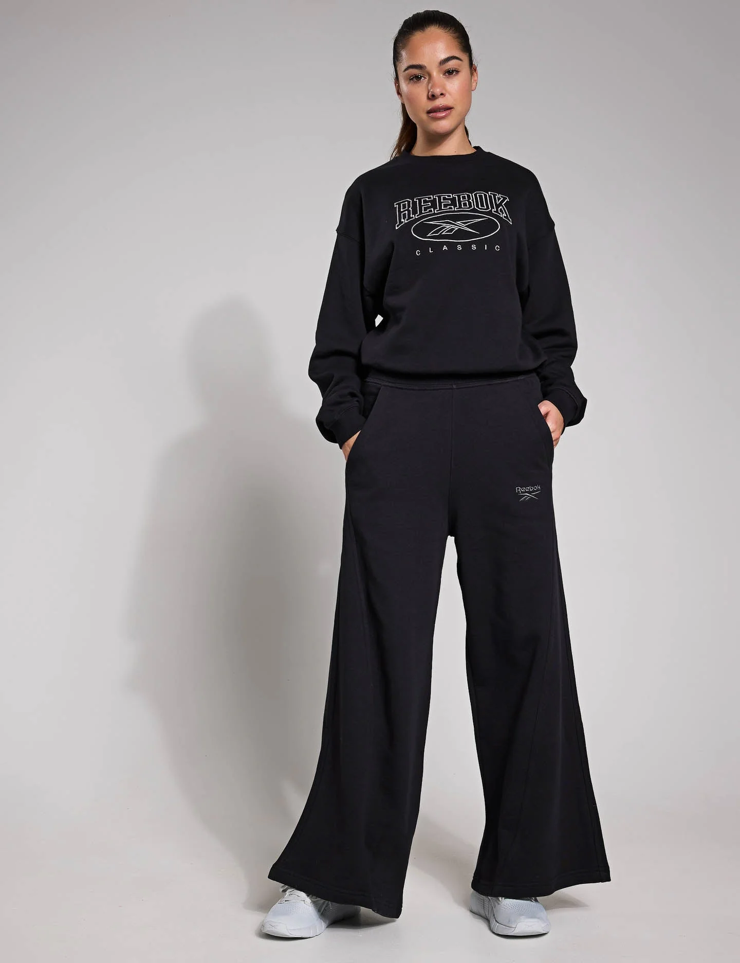 Classics Archive Essentials Crew Sweatshirt - Black