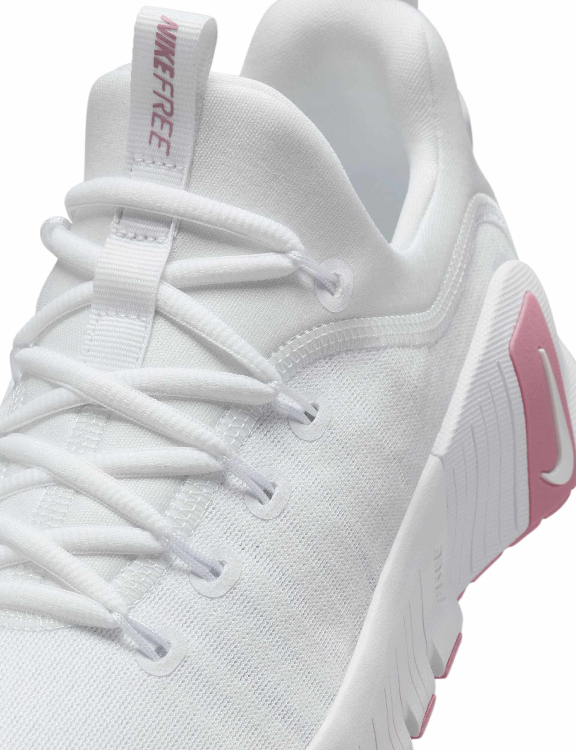 Free Metcon 6 Shoes - White/Elemental Pink