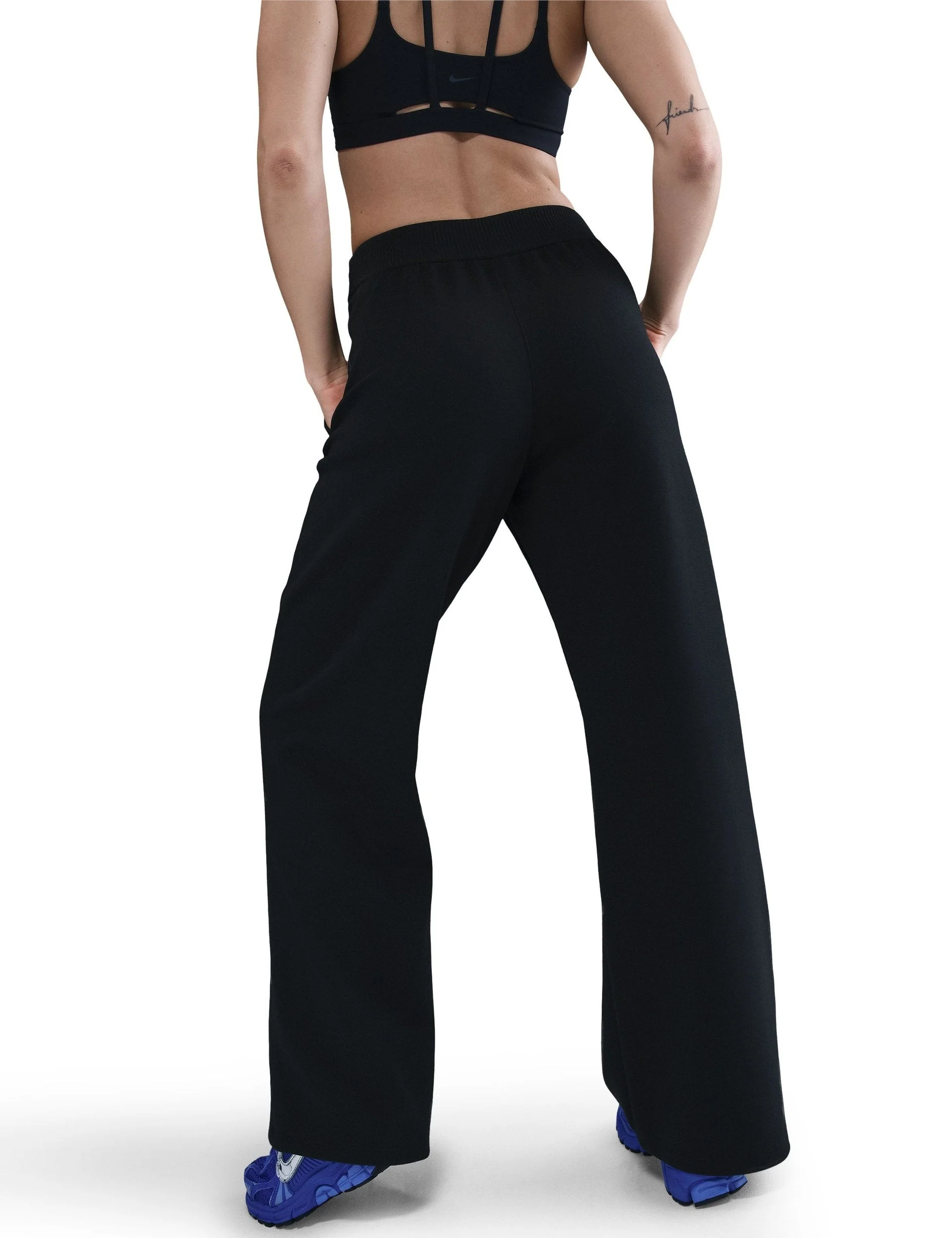 24.7 ImpossiblySoft Dri-FIT Loose Flared Pants - Black/Dark Smoke Grey