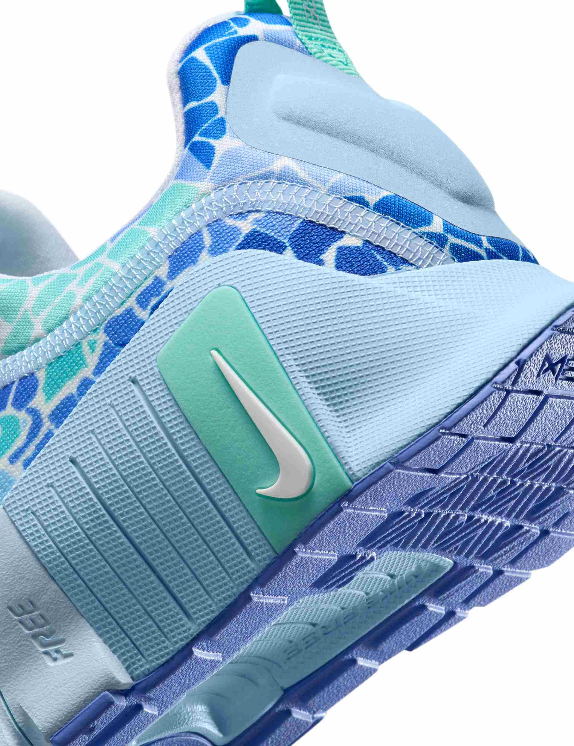 Free Metcon 6 AMP Shoes - Ice Blue/Royal Pulse/Racer Blue/White