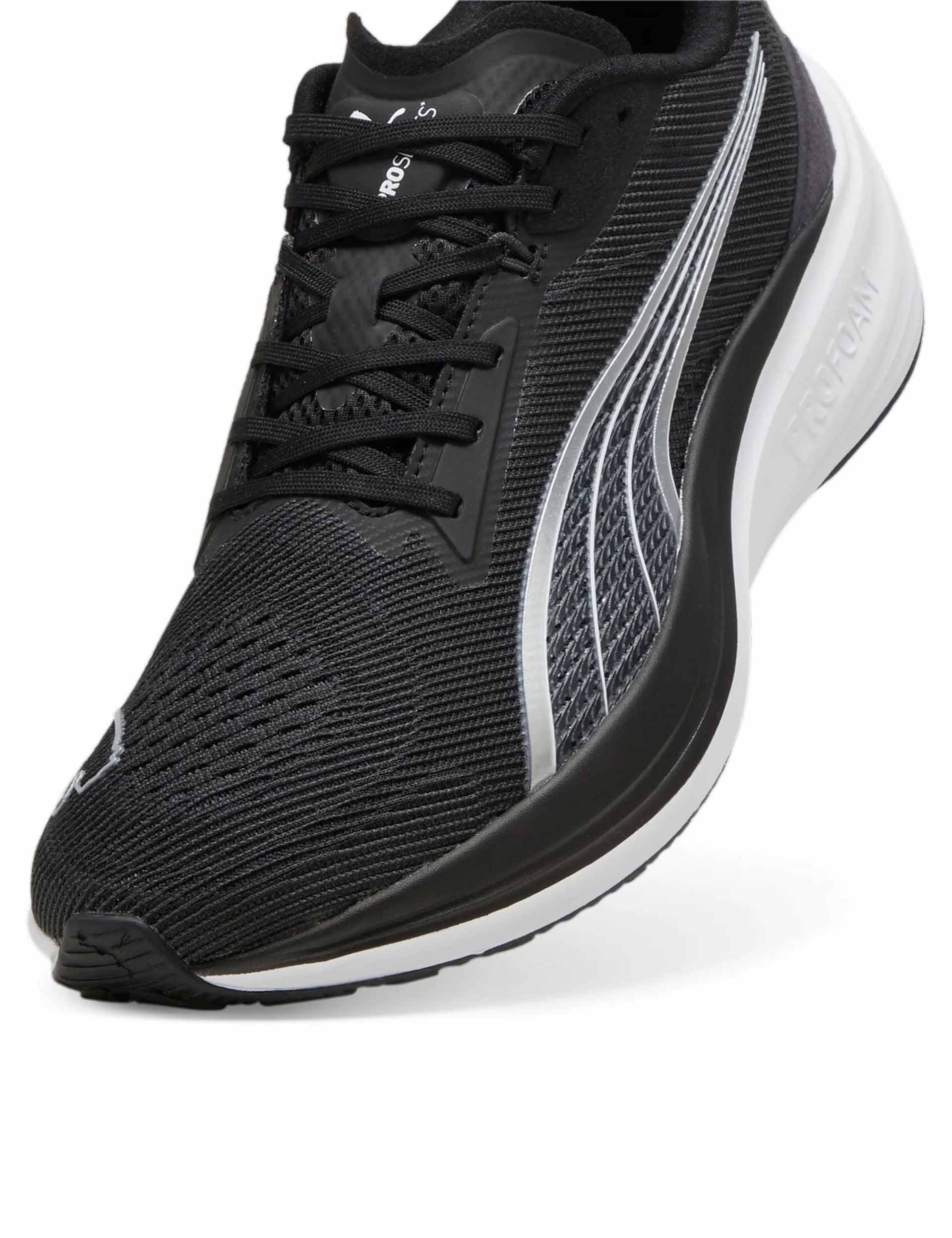 Darter Pro Running Shoes - Black/White