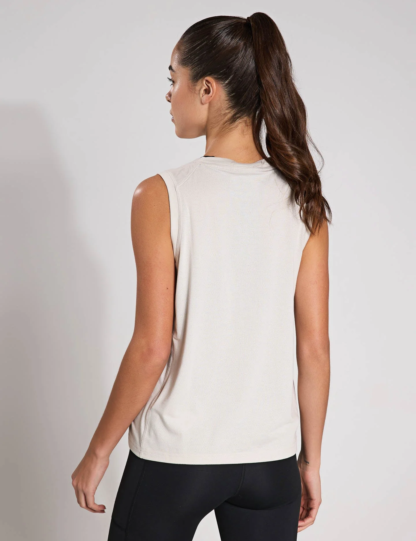 Train Essentials Big Performance Logo Training Tank Top - Wonder Alumina/White