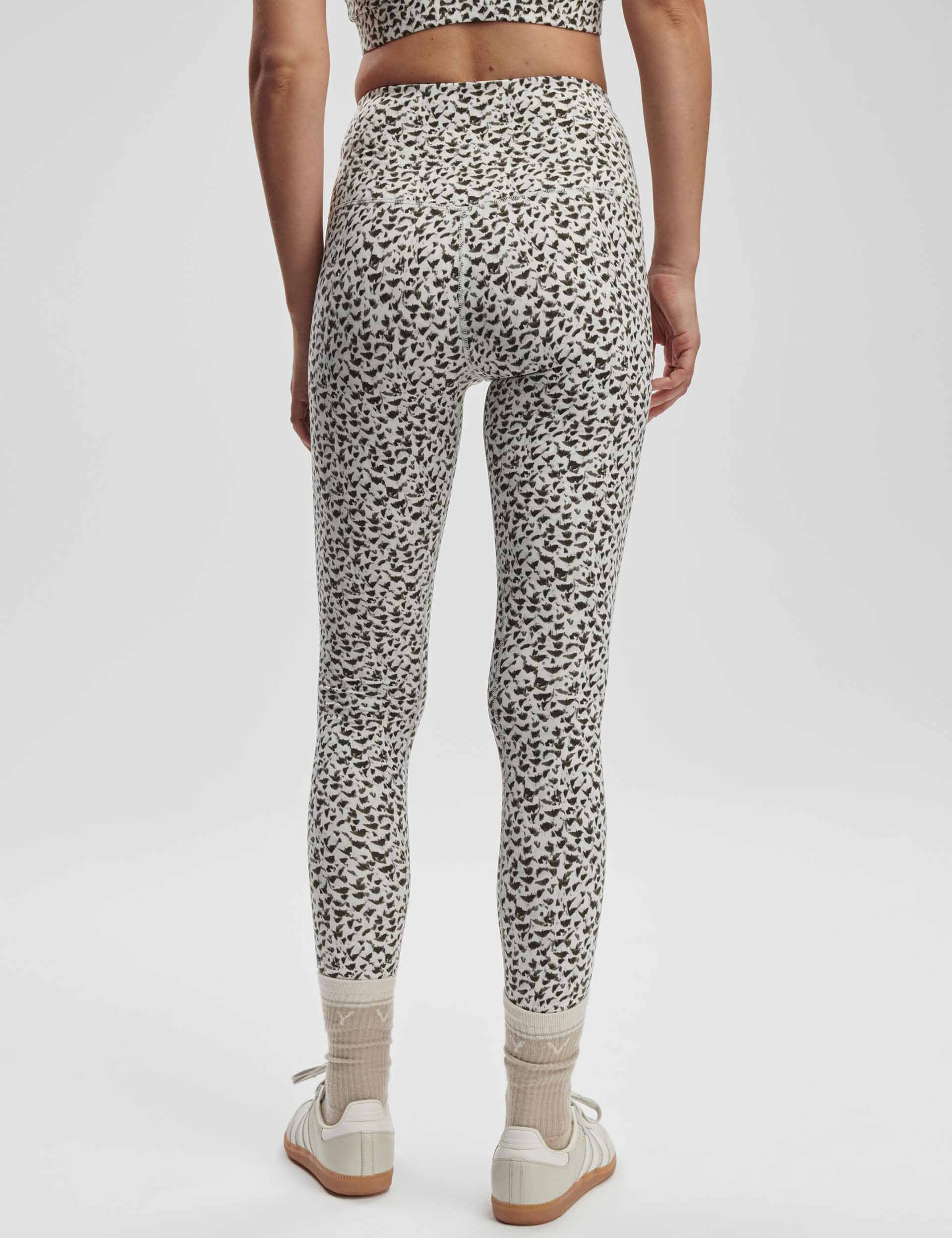 Move High Waisted Legging 27 - Dipped Feather