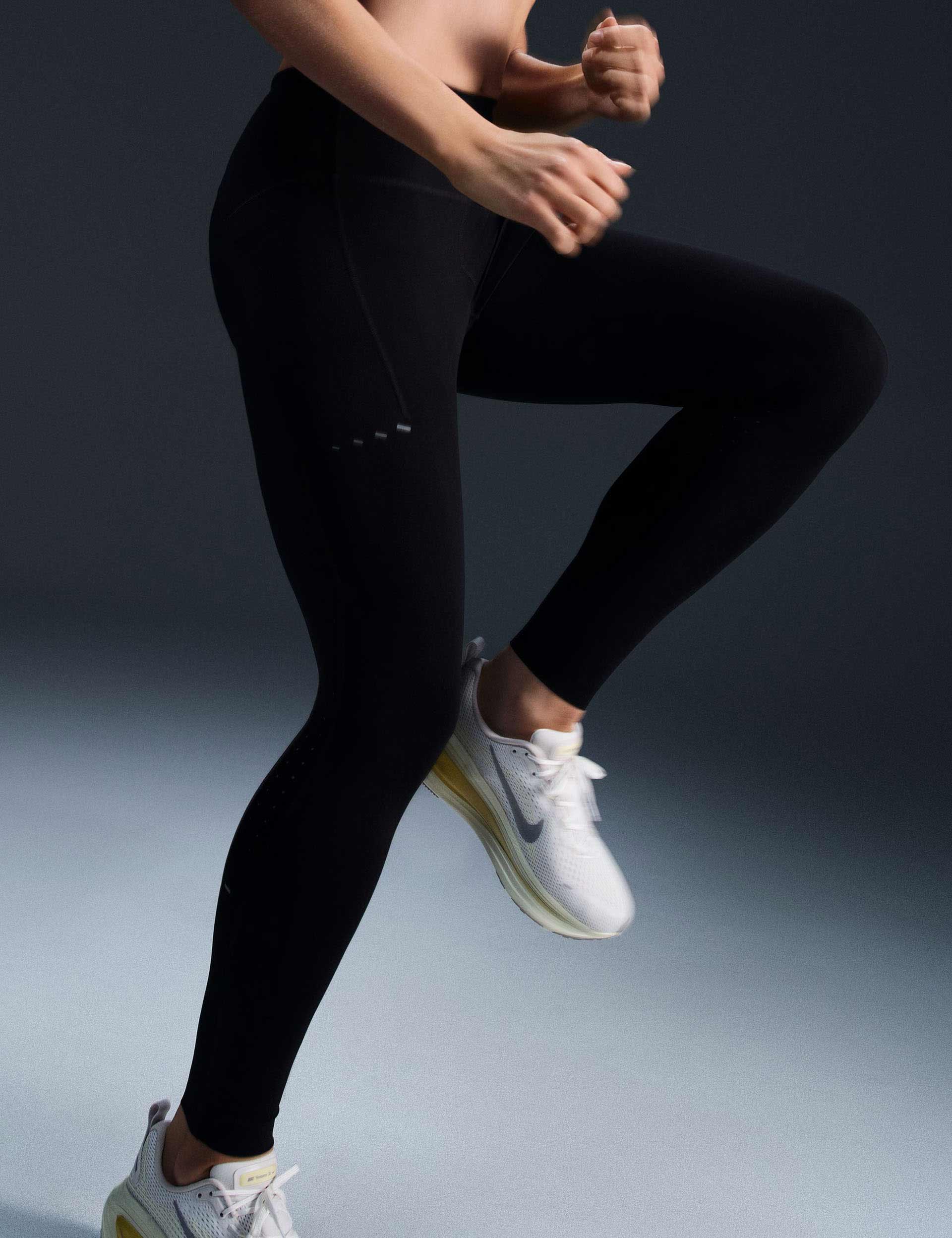 Swift High Waisted 7/8 Running Leggings with Pockets - Black/Reflective Silver