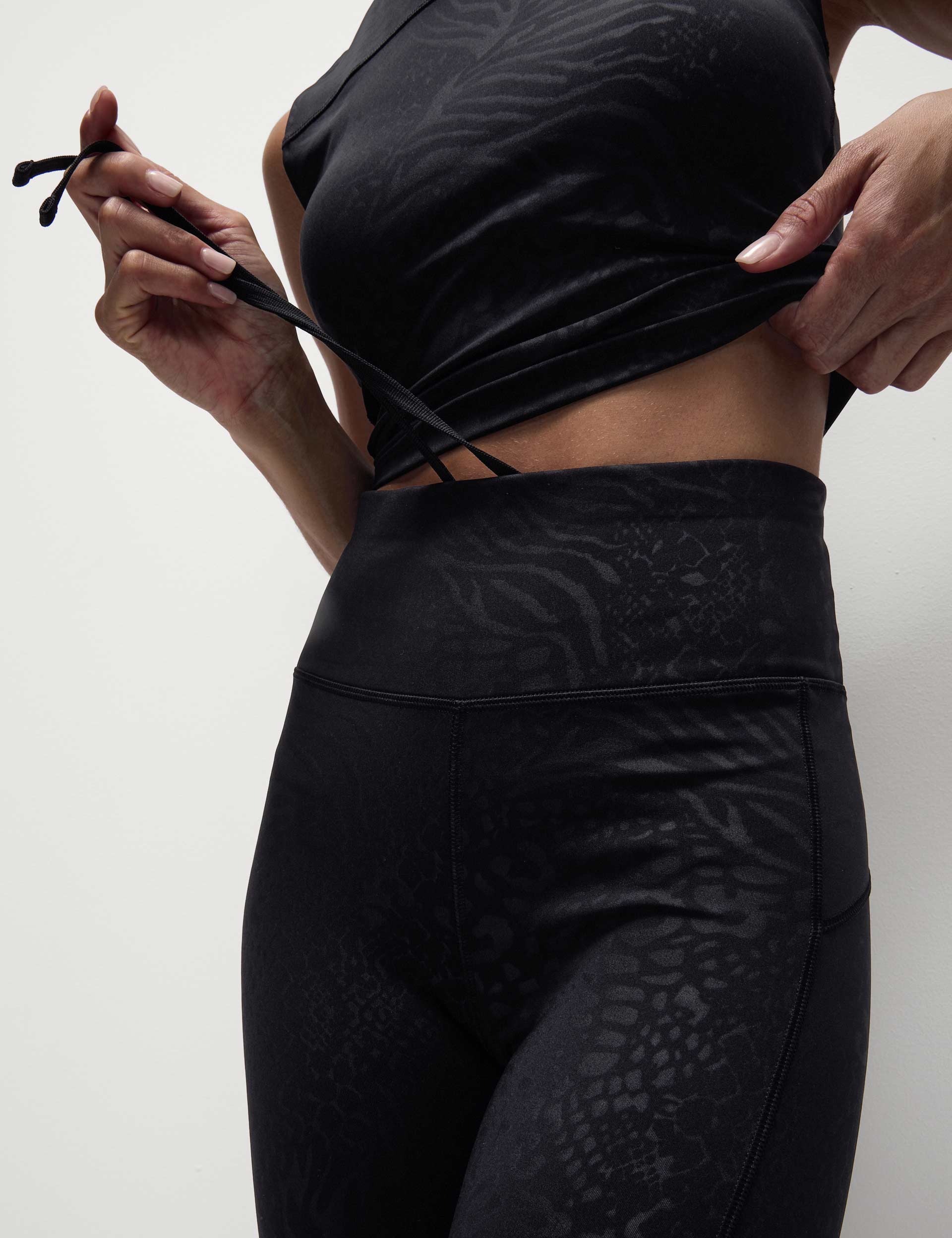 Go Move Printed Embossed High Waisted Gym Leggings - Black