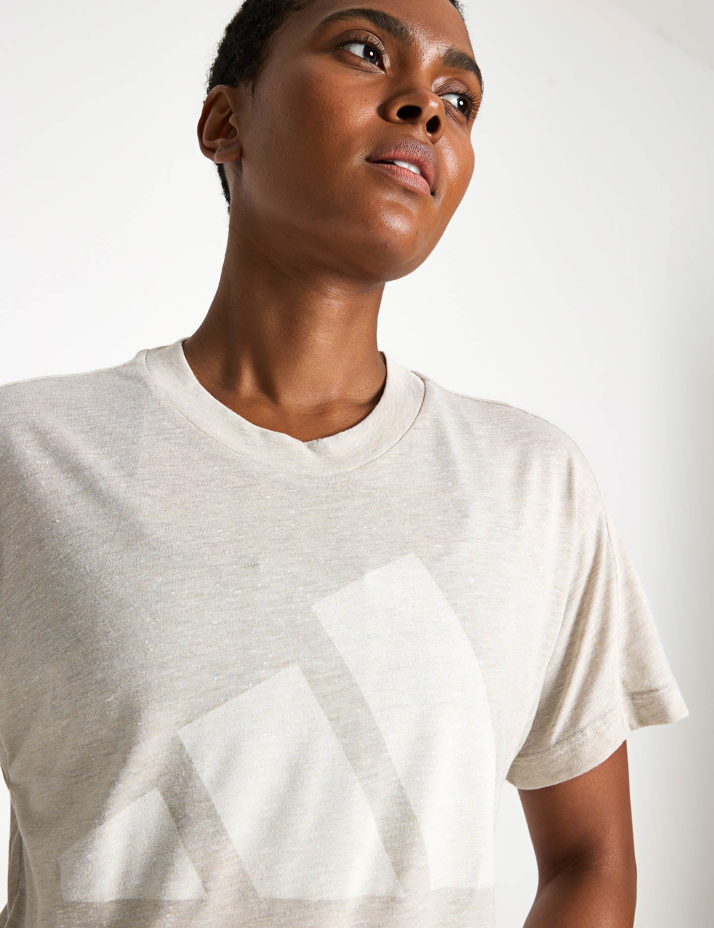 Essentials Winners T-Shirt - Wonder Alumina/White