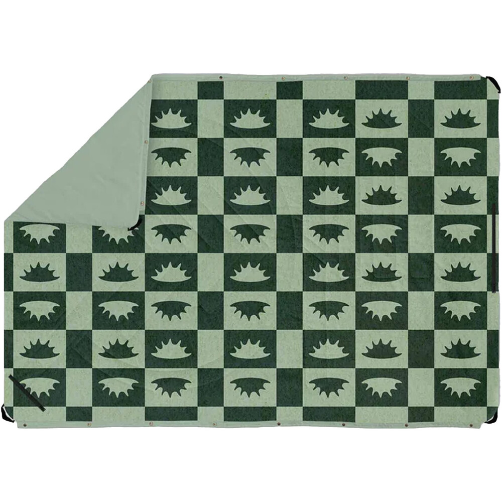 Voited Compact Picnic and Beach Blanket Cameo