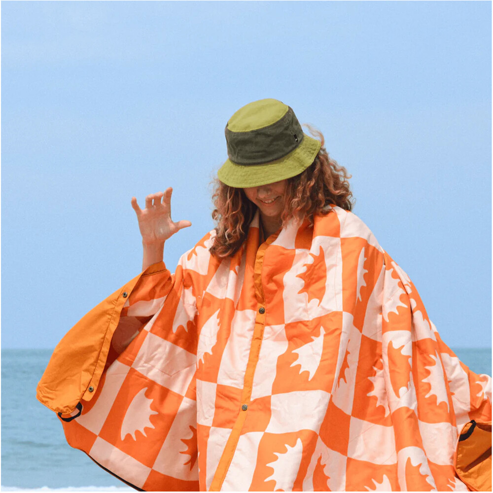 Voited Compact Picnic and Beach Blanket Concha