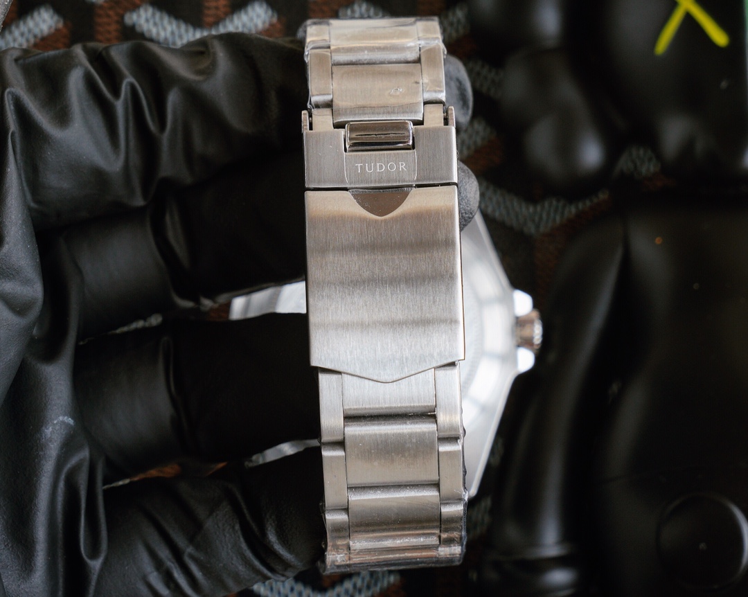 Tudor TUDOR Black Bay 19887 series