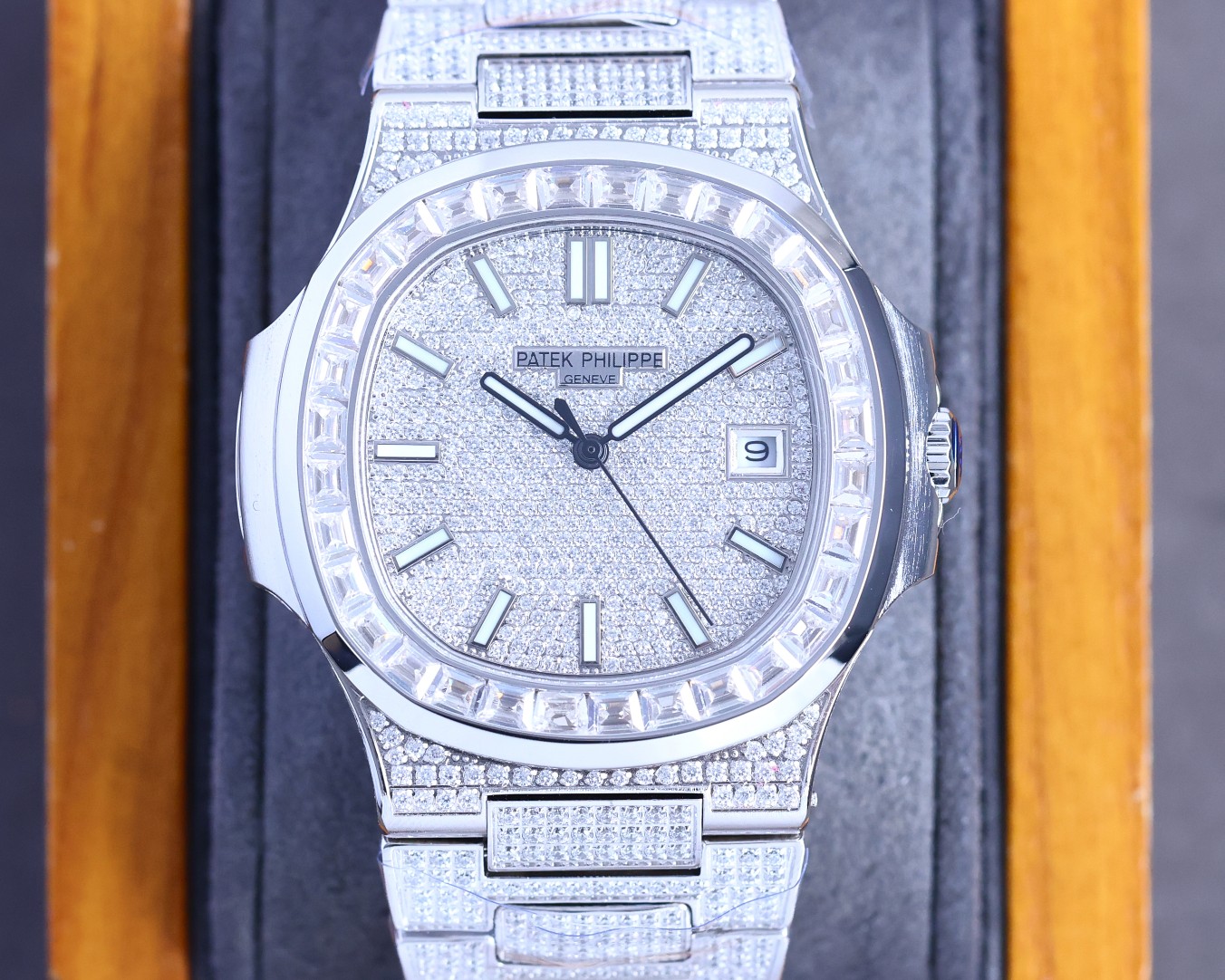 Patek Philippe: 166356