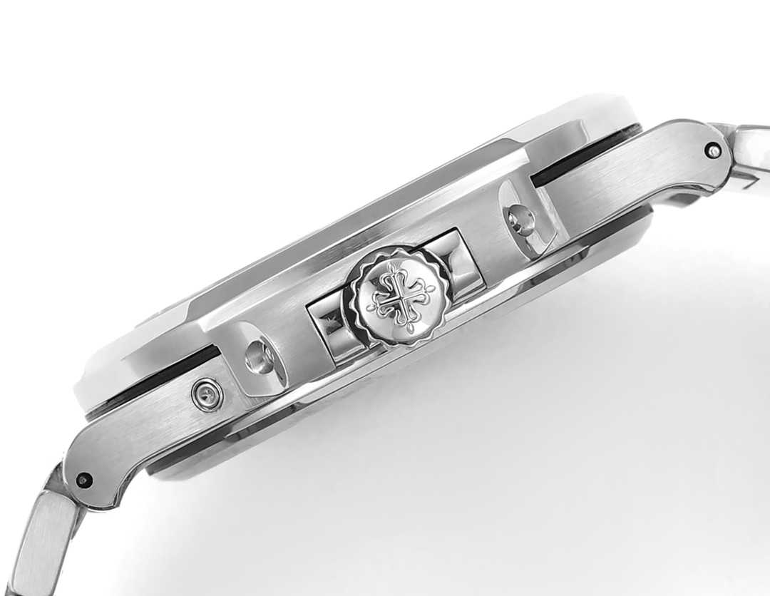 The new Patek Philippe 5712GR  King of Steel  makes its debut