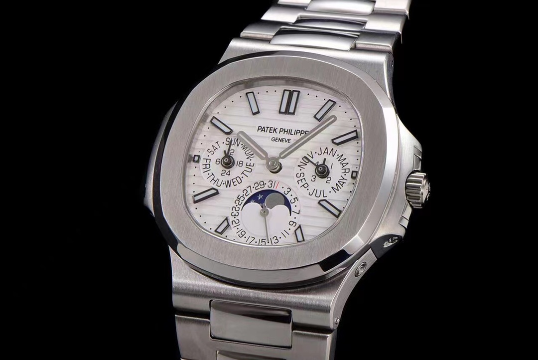 TW s new Patek Philippe 5740/1G-001 the ultra-complex multifunctional Nautilus debuts