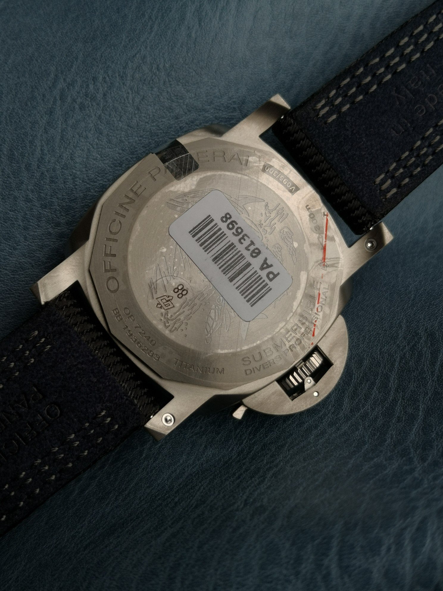 Panerai SUBMERSIBLE Stealth Series PAM00984 watch