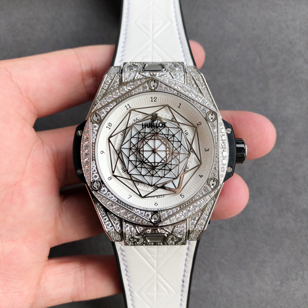 Hublot BIG BANG series 415.NX.1112.VR.MXM16 watch