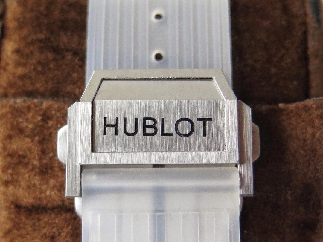 Hublot BIG BANG Series 411.JX.4802.RT  Fully Transparent Watch