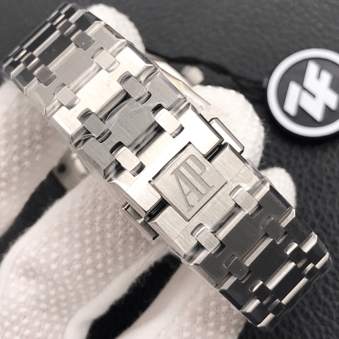 Audemars Piguet Royal Oak 15500V2