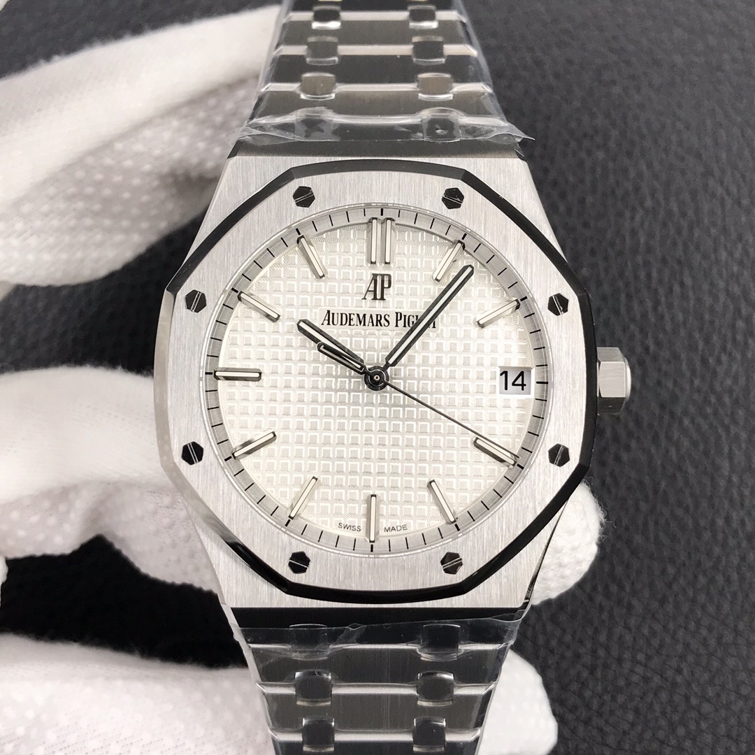 Audemars Piguet Royal Oak 15500V2