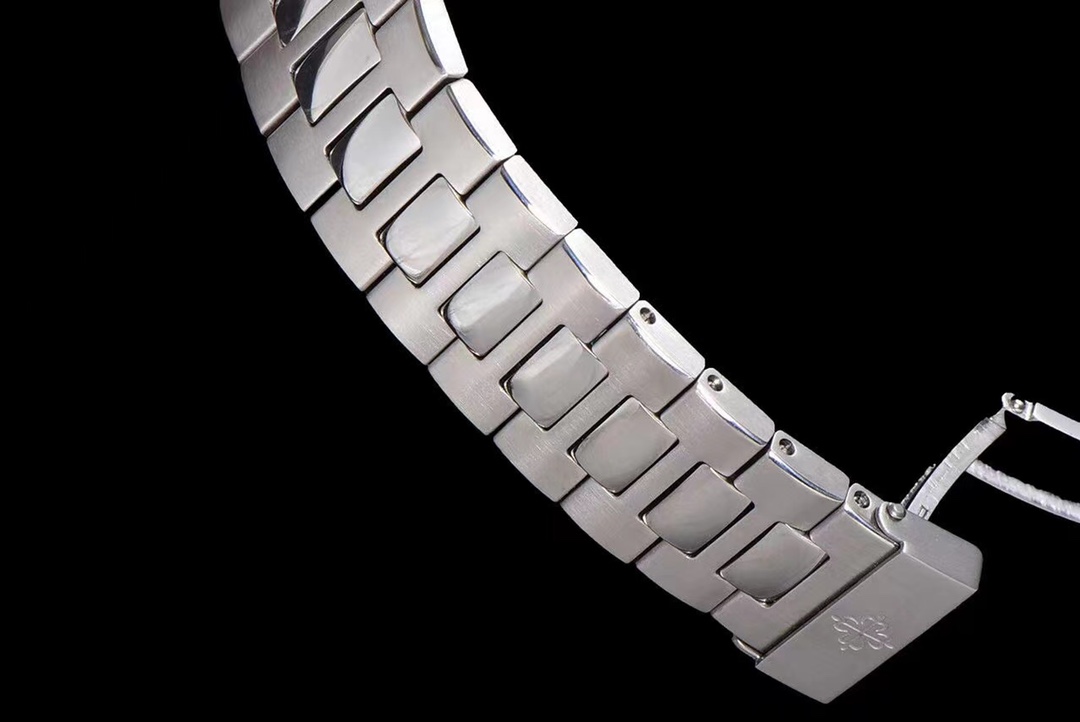 TW s new Patek Philippe 5740/1G-001