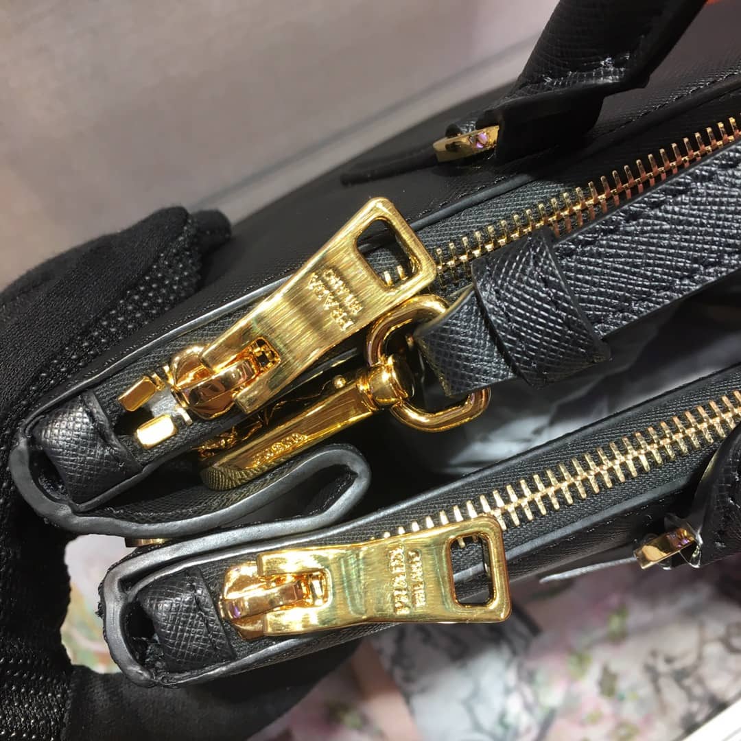 Best Replica Prada Saffiano Leather Galleria Replica Bag(ColaReps)
