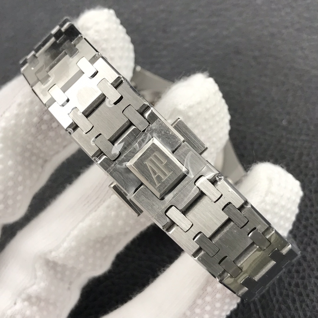 Ms. Audemars Piguet: 167328