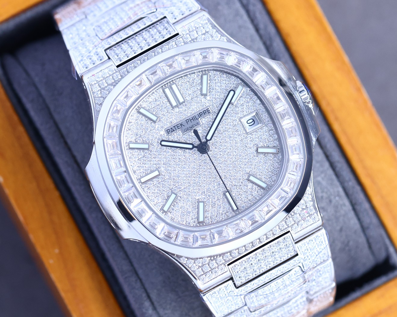 Patek Philippe: 166356