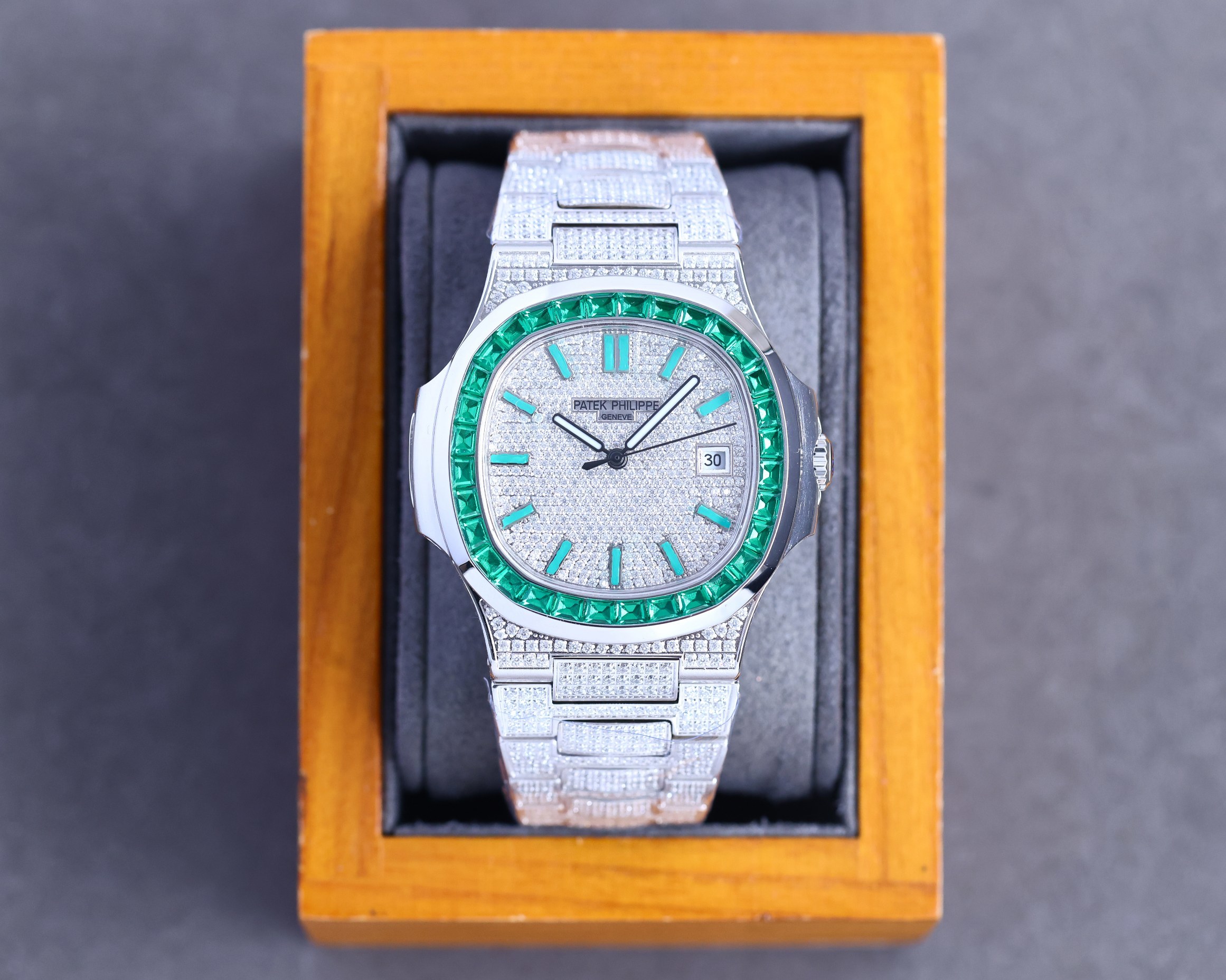 Patek Philippe: 166356