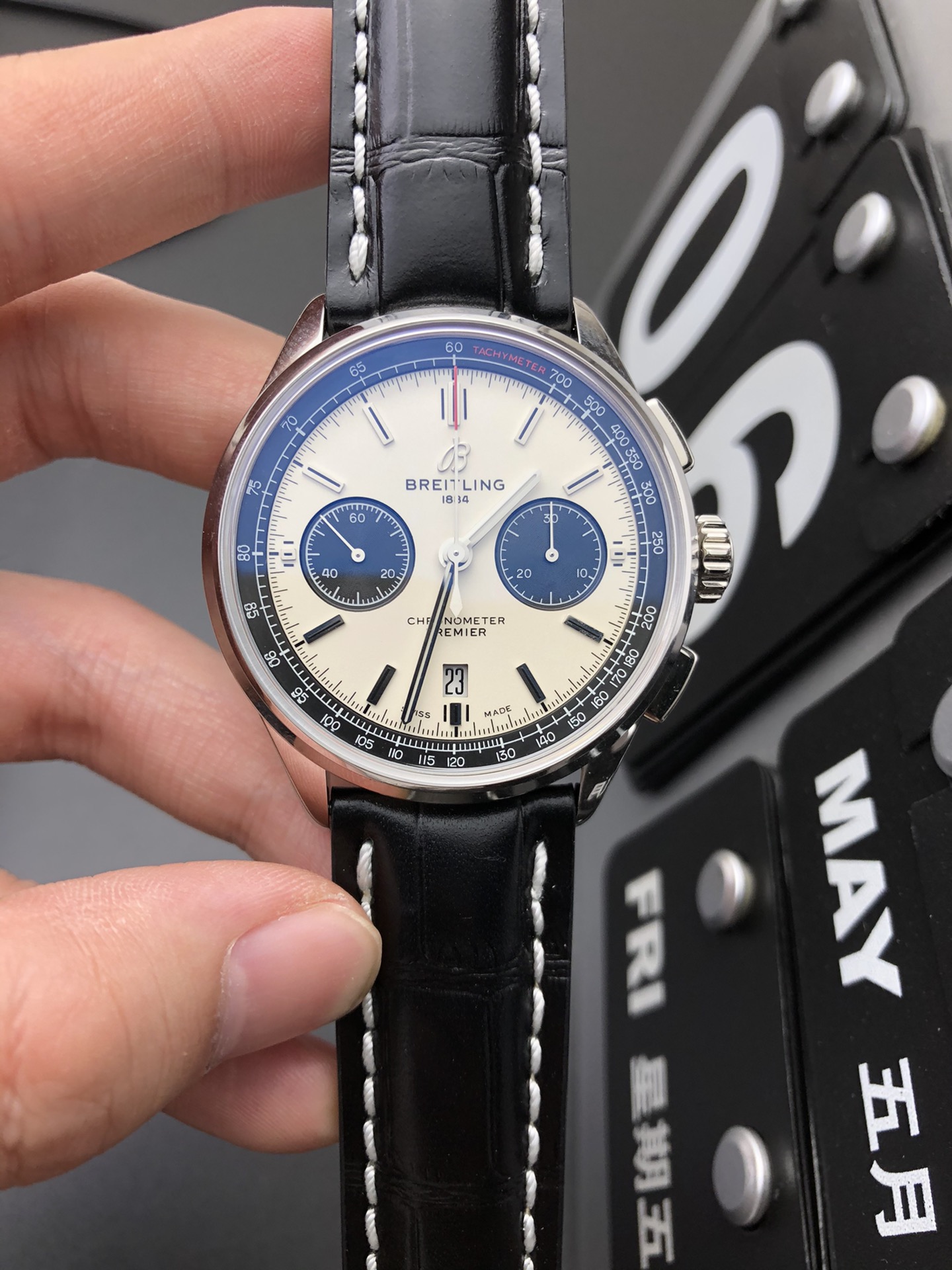 Breitling V2 Puya