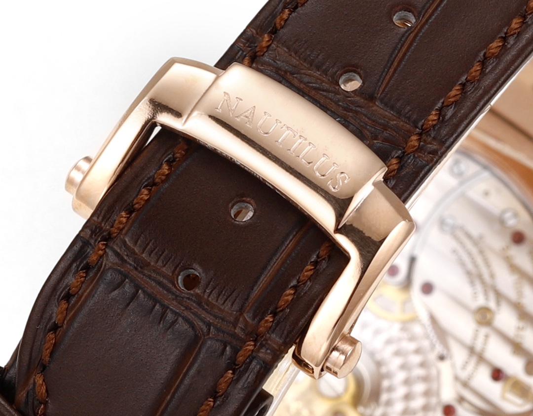 The new Patek Philippe 5712GR