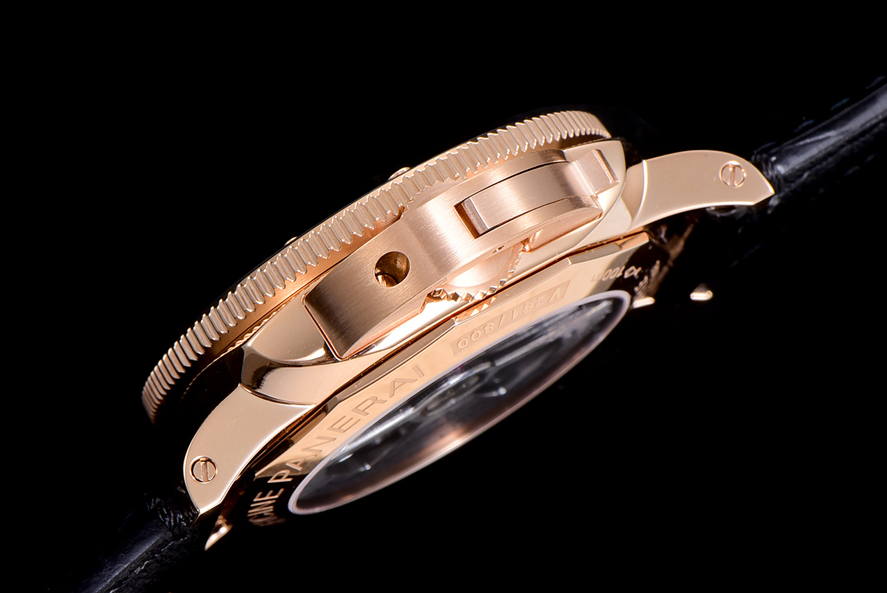 Panerai SUBMERSIBLE sneaker series PAM00974 watch