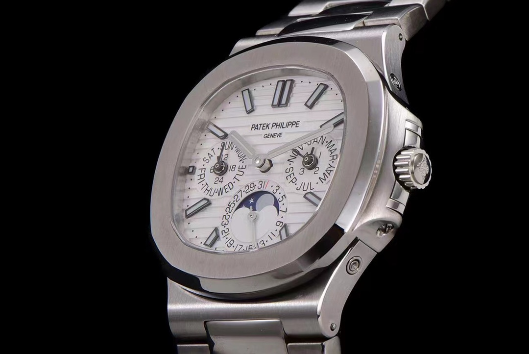 TW s new Patek Philippe 5740/1G-001 the ultra-complex multifunctional Nautilus debuts