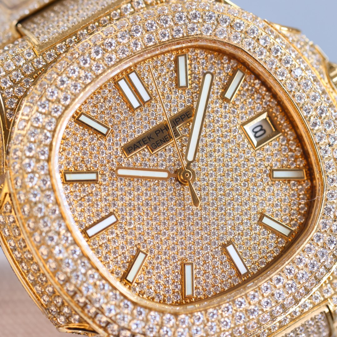 Patek Philippe Gypsophila full diamond Nautilus series 5719/1G-001